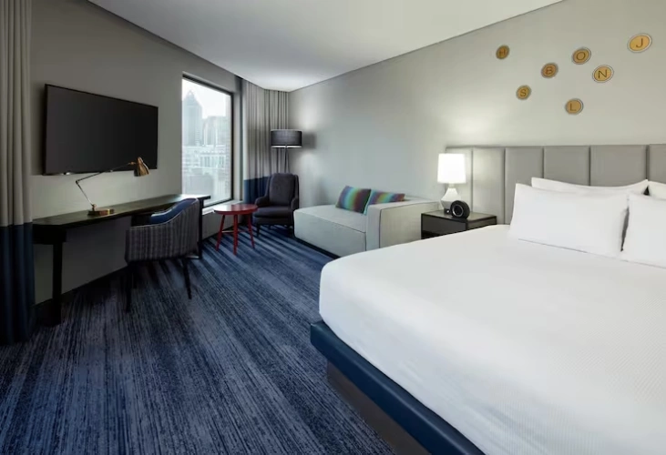 Corner Double room with city view