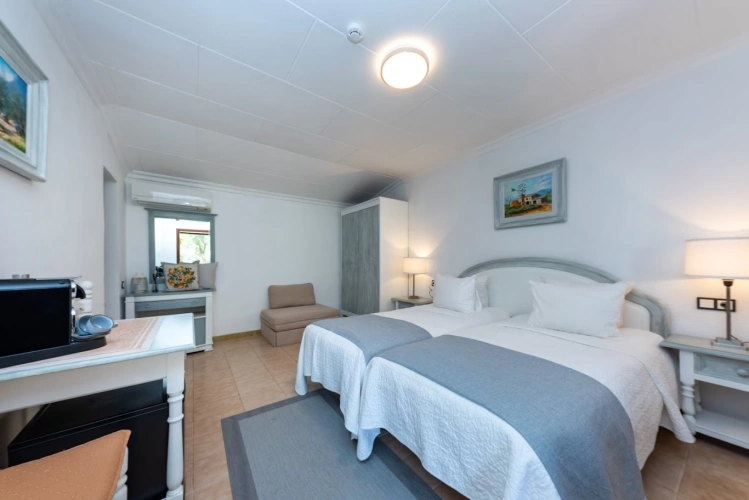 Triple room