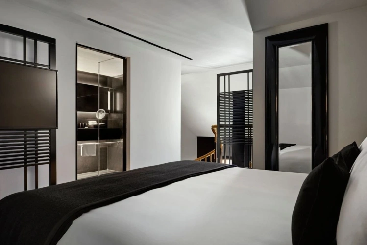 Duxton Duplex Club Lounge Access Double Suite with city view