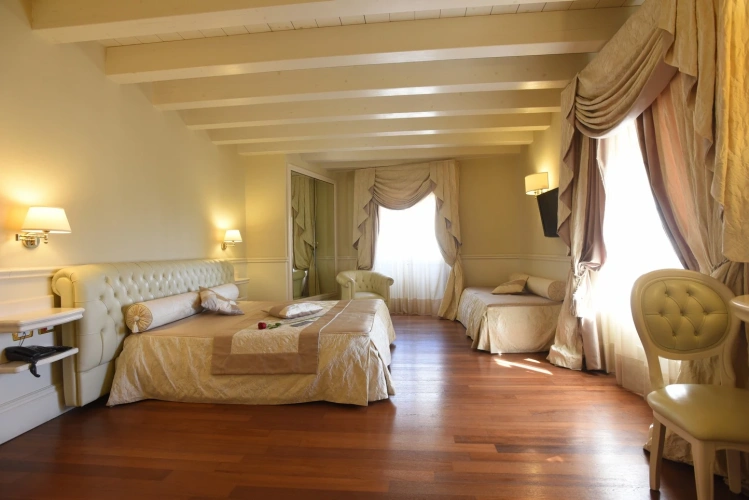 Triple room