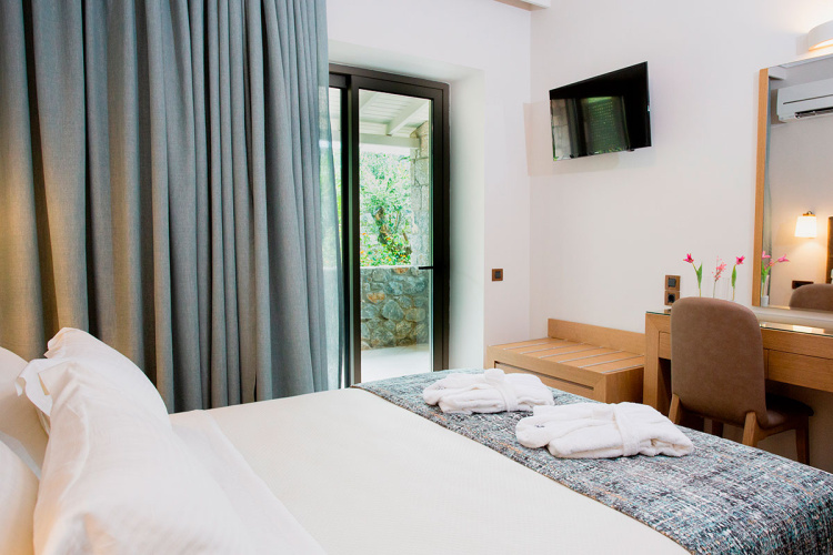 Deluxe Double Family Suite