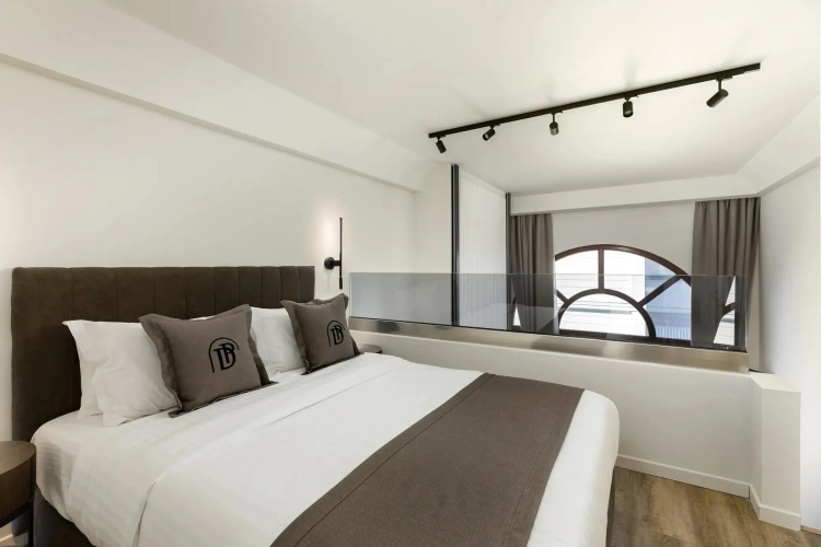 Deluxe Double Suite with pool view