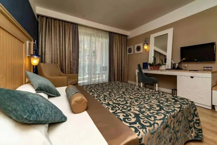 Standard Double room with land view