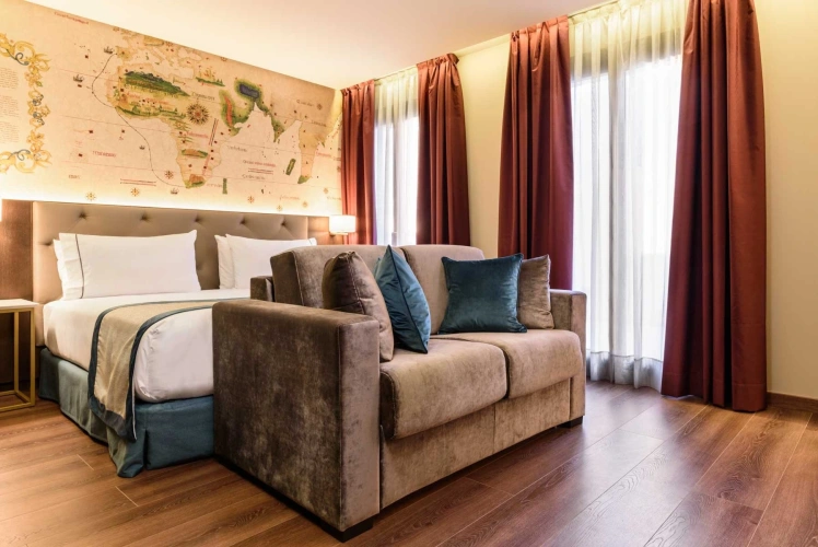 Deluxe with sofa Double room