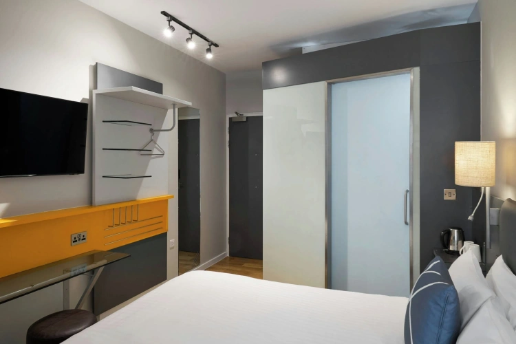 Efficient Twin room