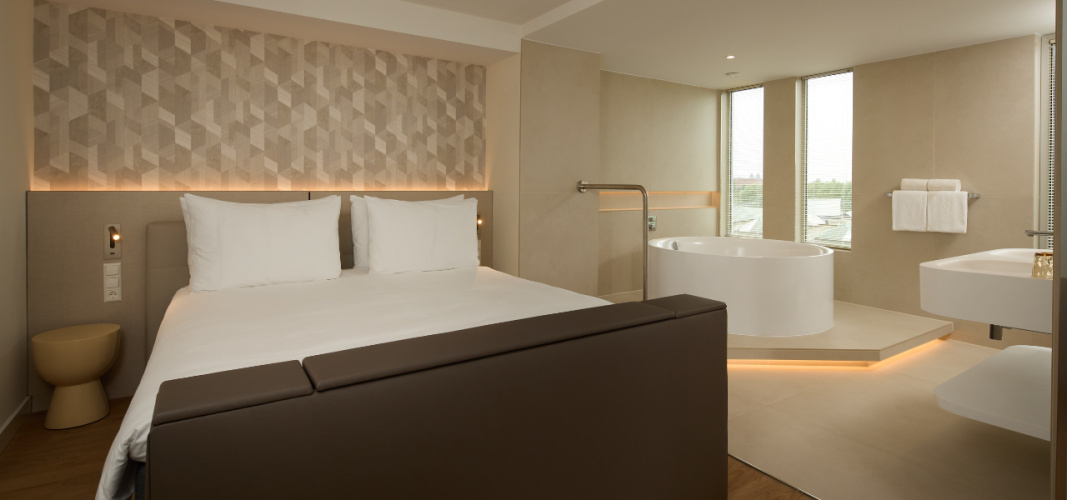 Double Wow Suite