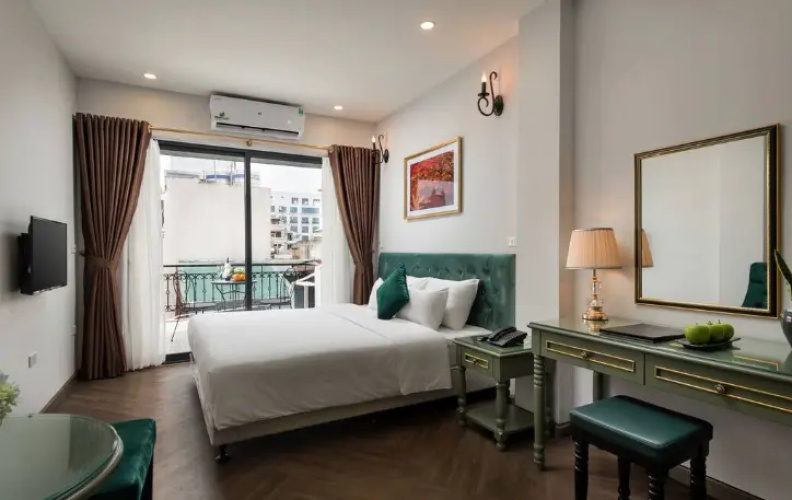 Double Junior Suite with balcony and with city view