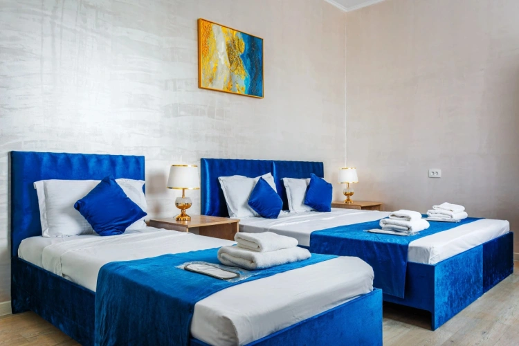 Standard Triple room with pool view