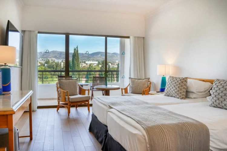 Double room with balcony and with mountain view