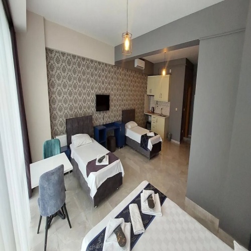 Quadruple Family Suite