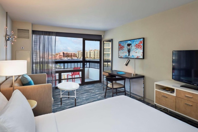 Waterstone Resort & Marina, Boca Raton, Curio Collection photo 10