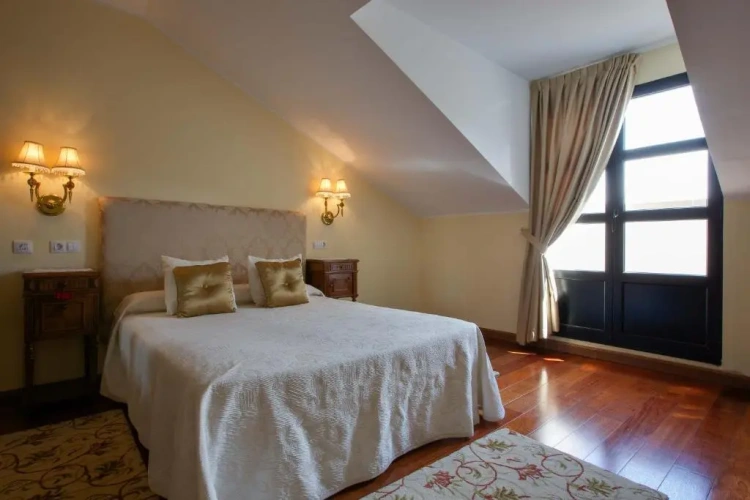 2 Bedrooms Sextuple Apartment