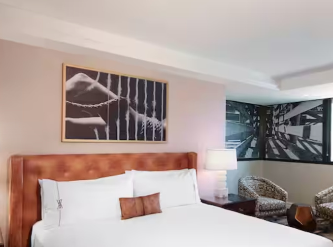 1 Bedroom Mobility / Hearing Accessible Double Suite