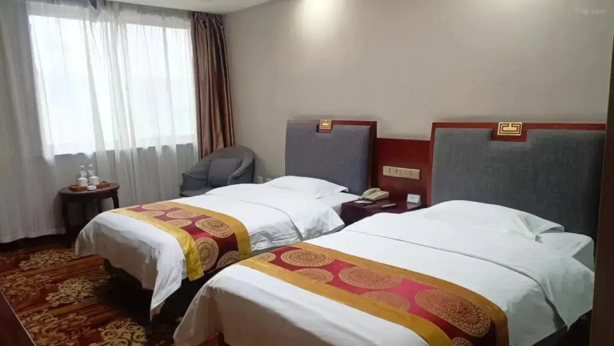 Lixian Qindu Hotel