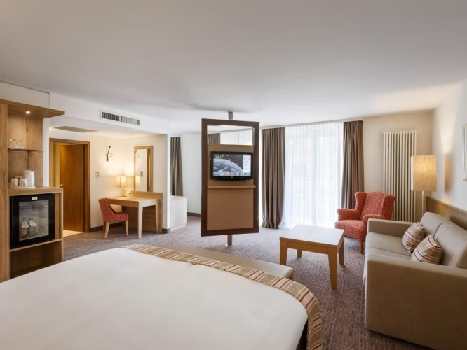 Premium Central Building Twin room