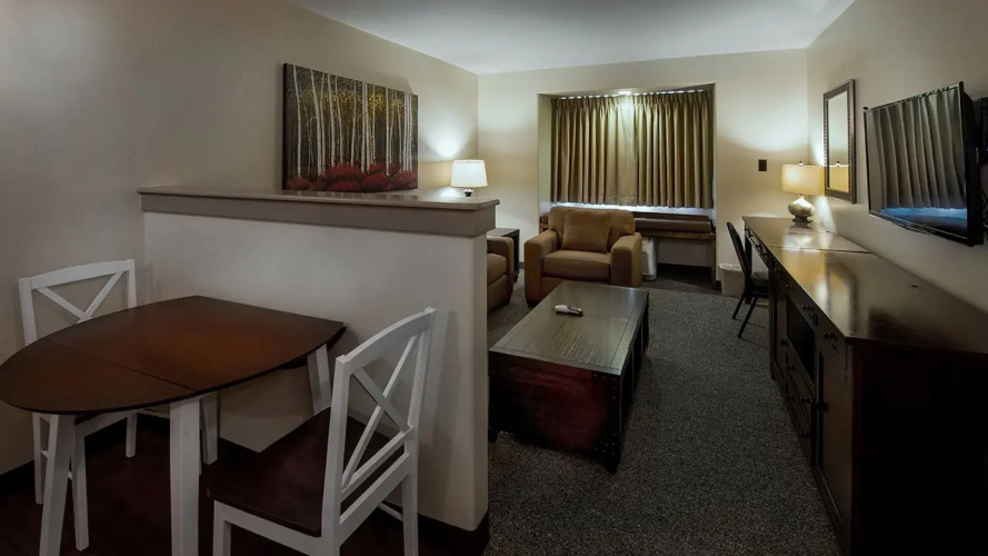 Magnolia Inn & Suites