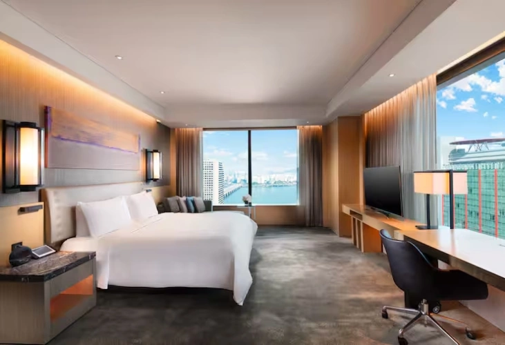 Deluxe Corner Double Suite