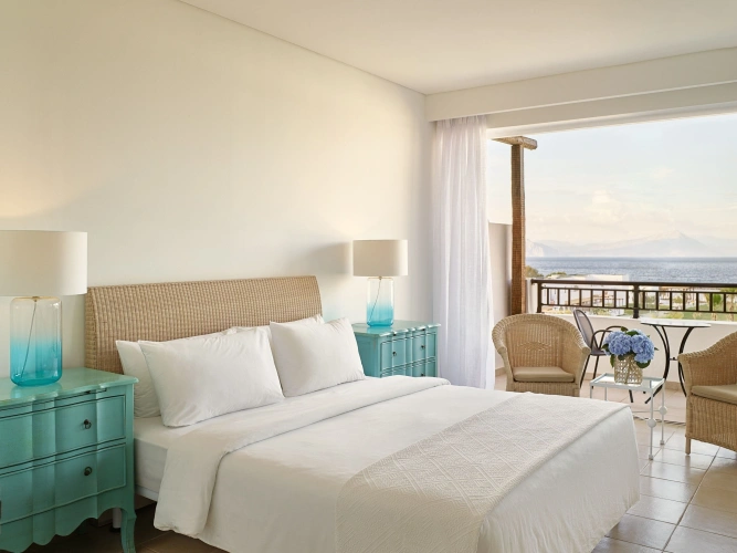 Marron Family room Garden View