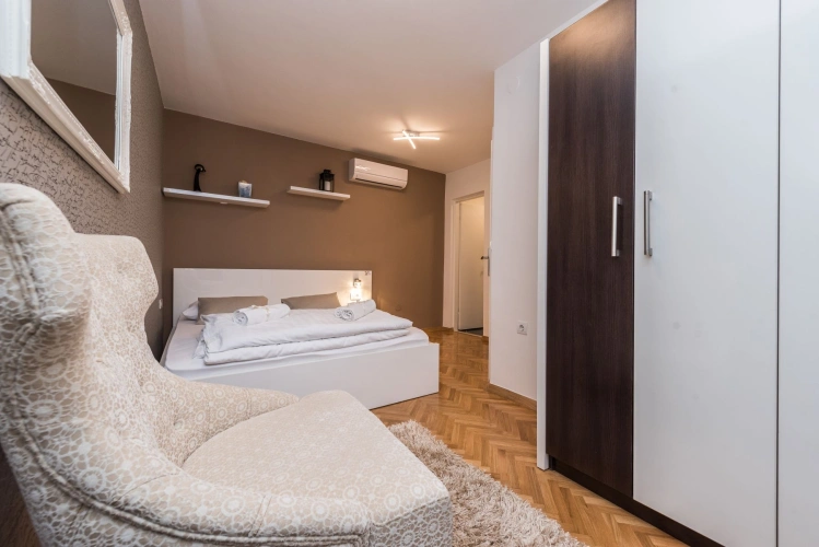 1 Bedroom Double Apartment