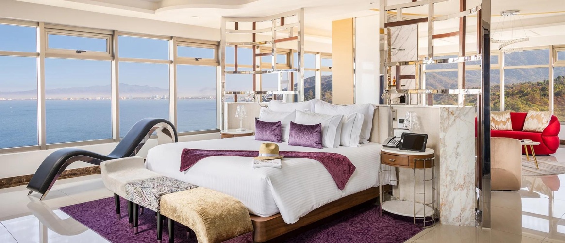 Master South Double Suite
