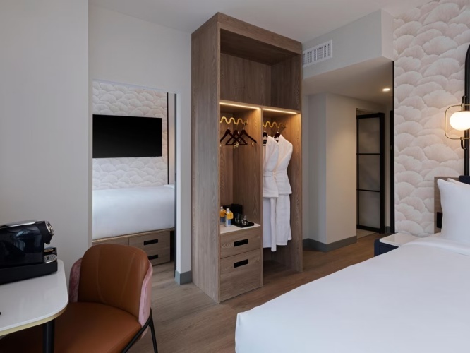 Quadruple Suite Times Square view
