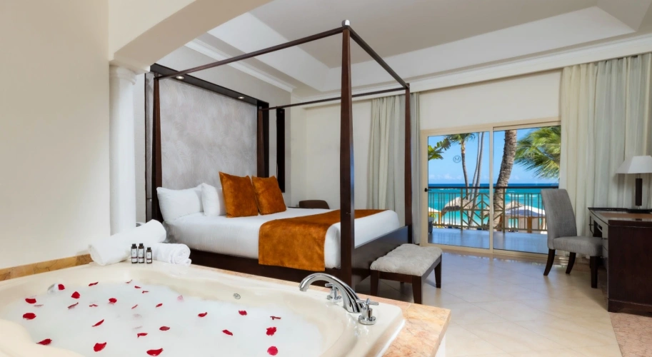 Ocean View Elegance Club 18+ Double Suite with Jacuzzi
