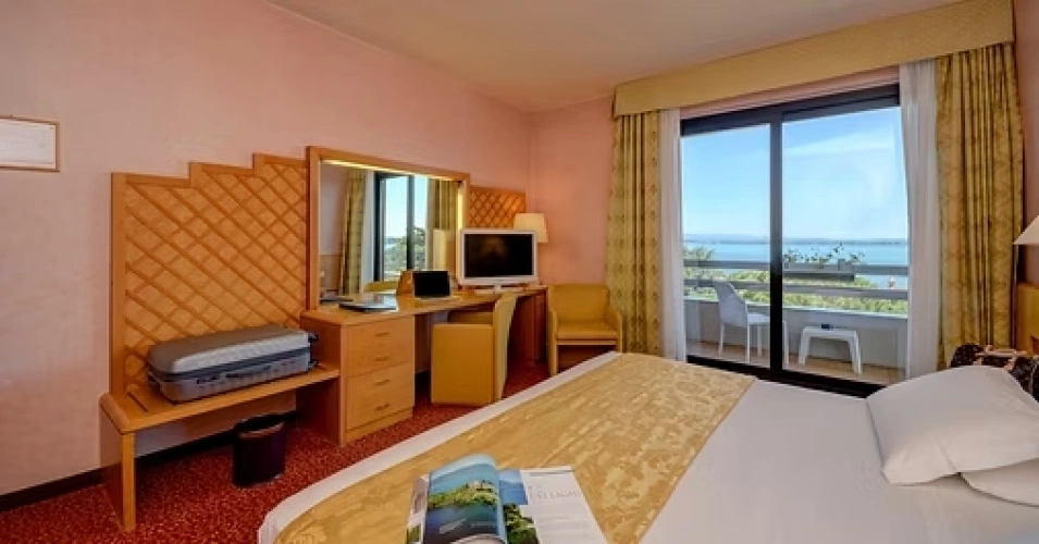 Double room with lake view