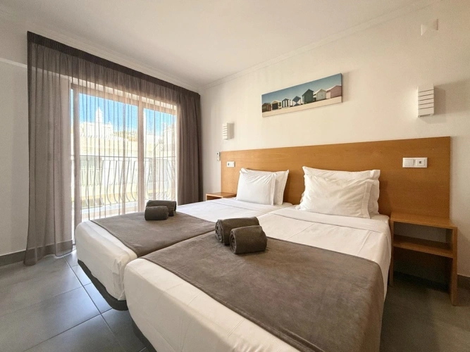 2 Bedrooms Apartment