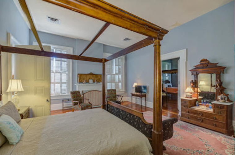 Duff Green Double Suite