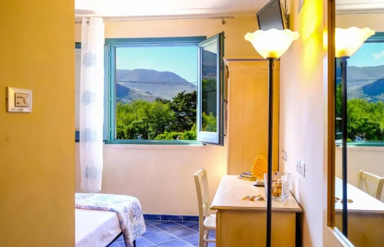Standard Single room with sea view