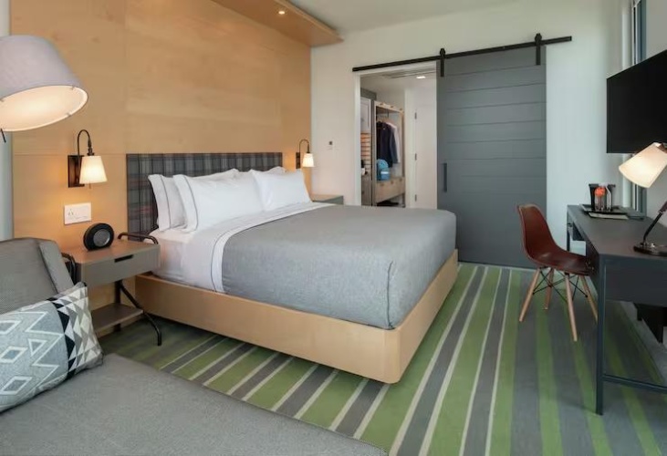 Corner Double room