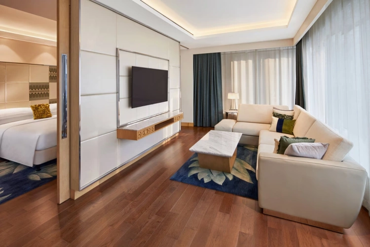 2-room Club Double Suite with city view