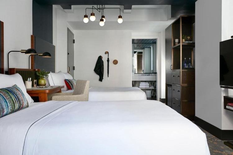 Gallery Quadruple room