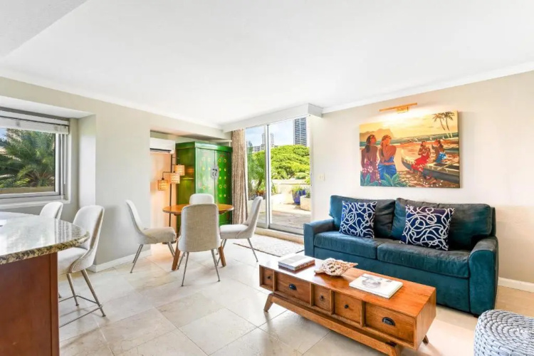Luana Waikiki Hotel & Suites photo 16