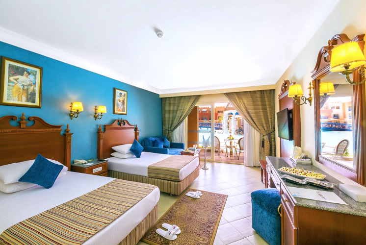 Swim Up Twin room