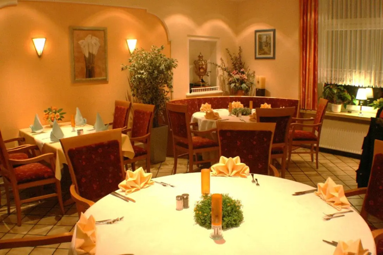 Hotel Hemdinger Hof (Adults Only)