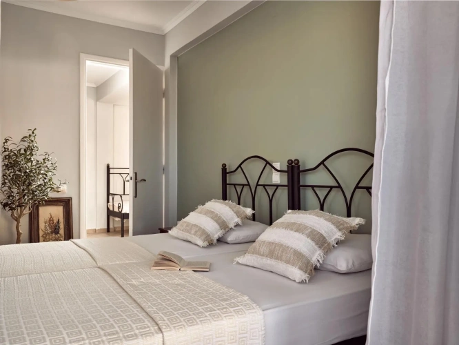 2 Bedrooms Apartment