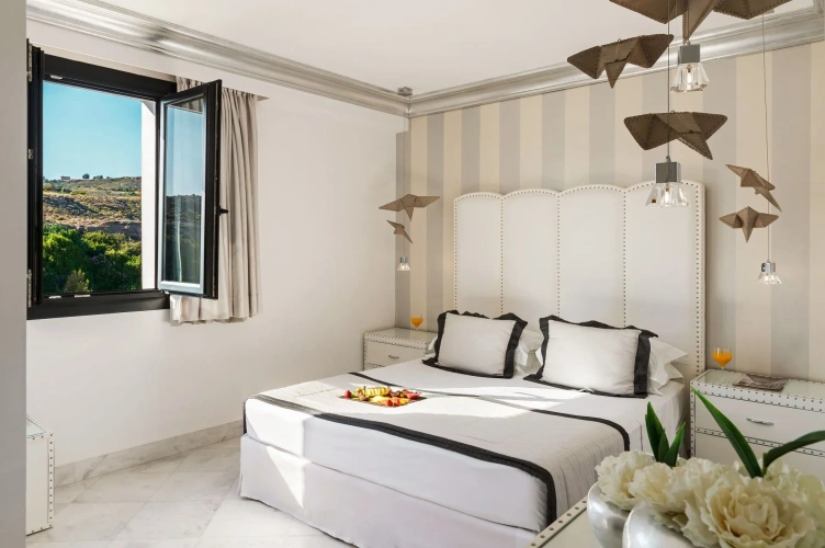 Single room with mountain view