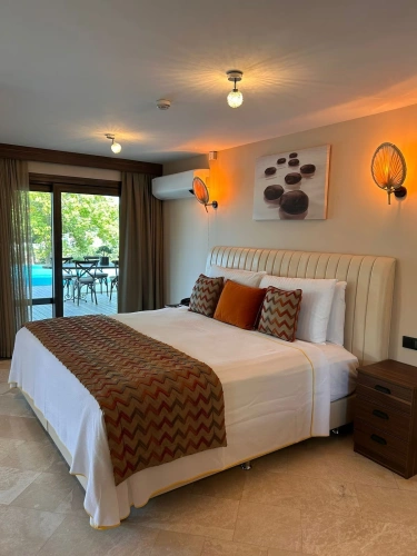 Deluxe Double room with pool view