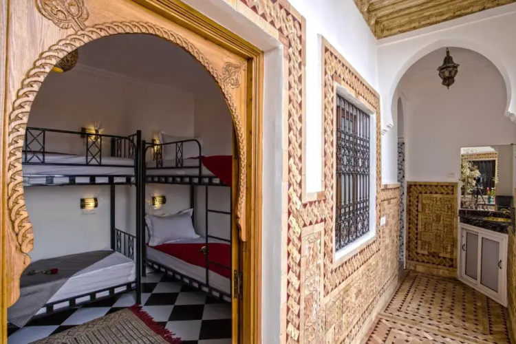 Amour d'auberge - Hostel