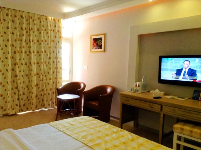 Superior Twin room with partial sea view