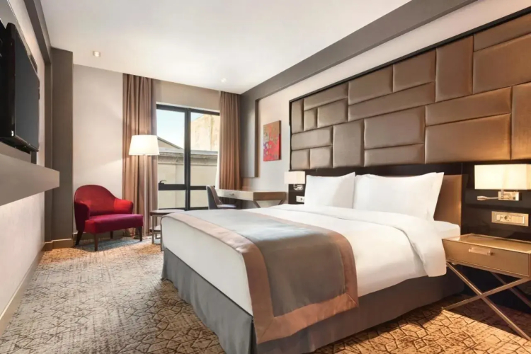 Фотография номера гостиницы Wyndham Grand Tbilisi