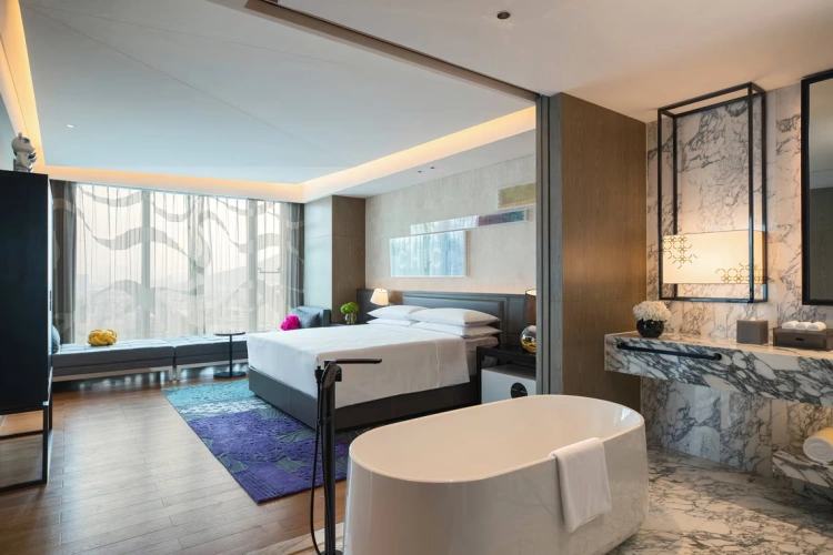1 Bedroom Club Lounge Access Double Suite with city view