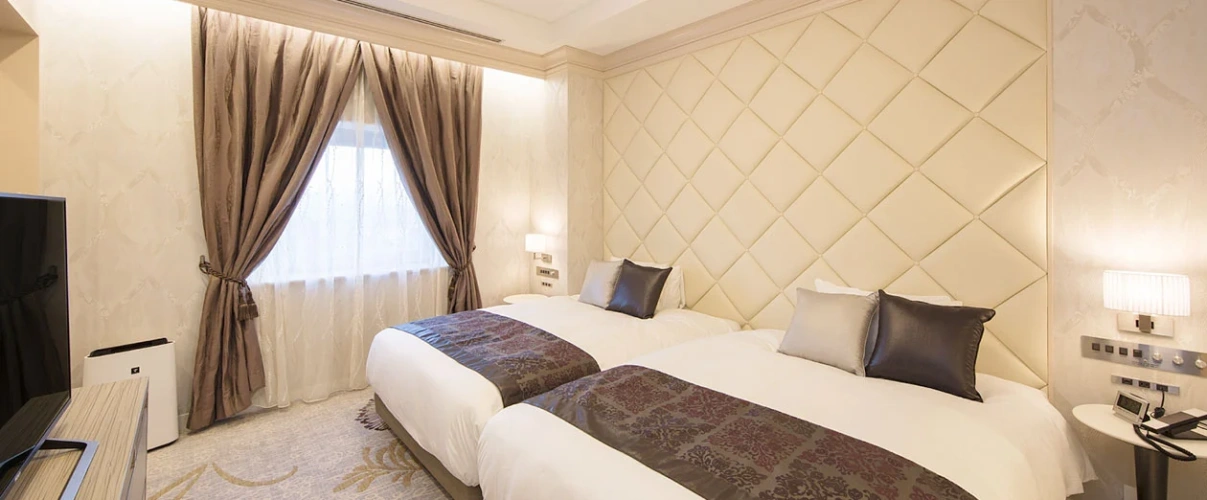 Crystal Twin Suite