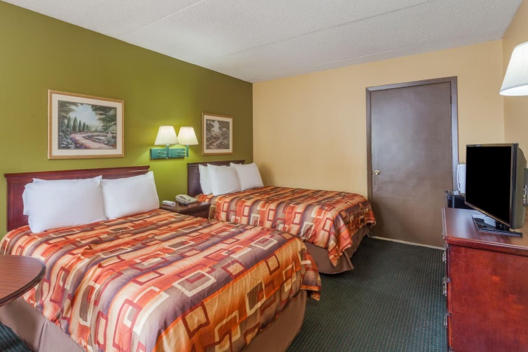 Quadruple room