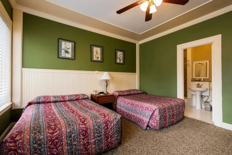 Quadruple room