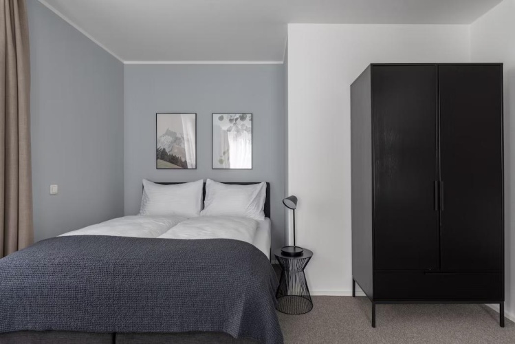 L Double Suite