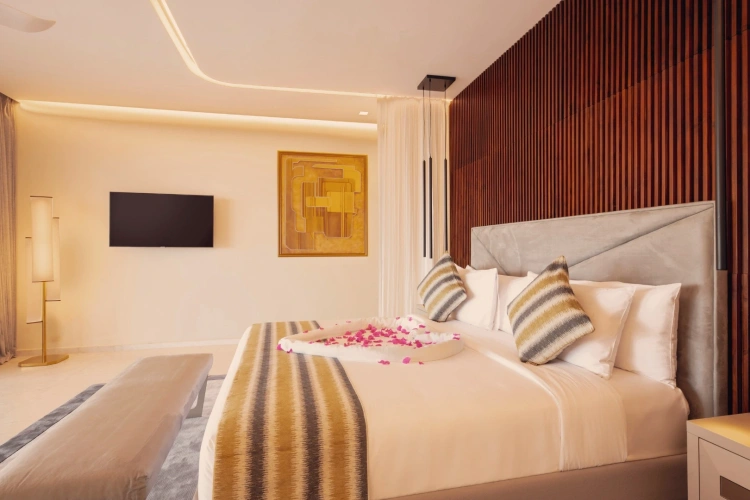 2 Bedrooms Presidential Quadruple Suite with ocean view