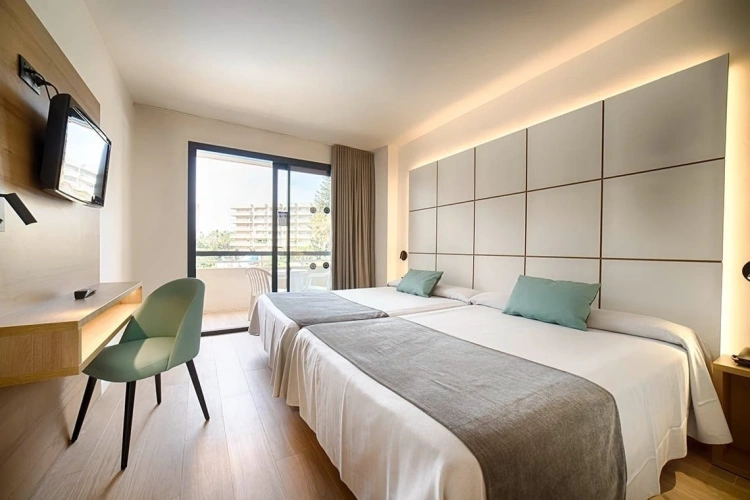Twin room