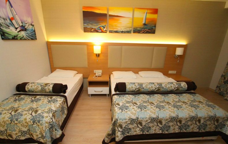 Standard Triple room